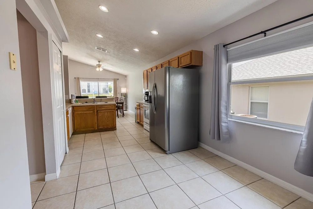 173 Hillside Dr in Davenport