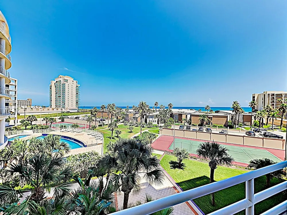 New Listing! All-suite Beachside W/ Pools 2 Bedroom Condo