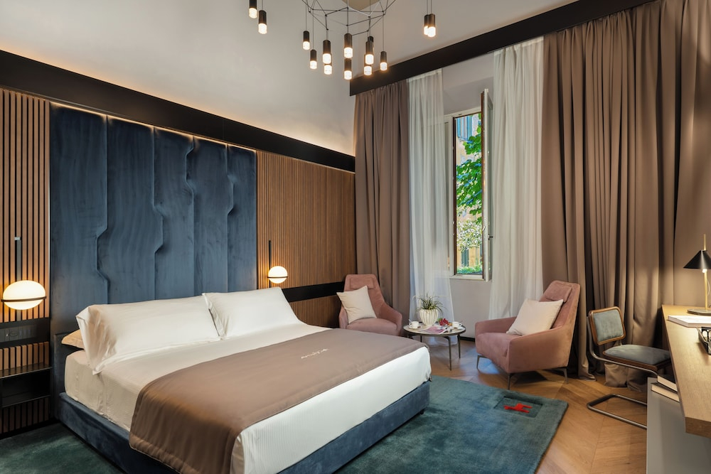 Arts & Crafts Luxury Suites