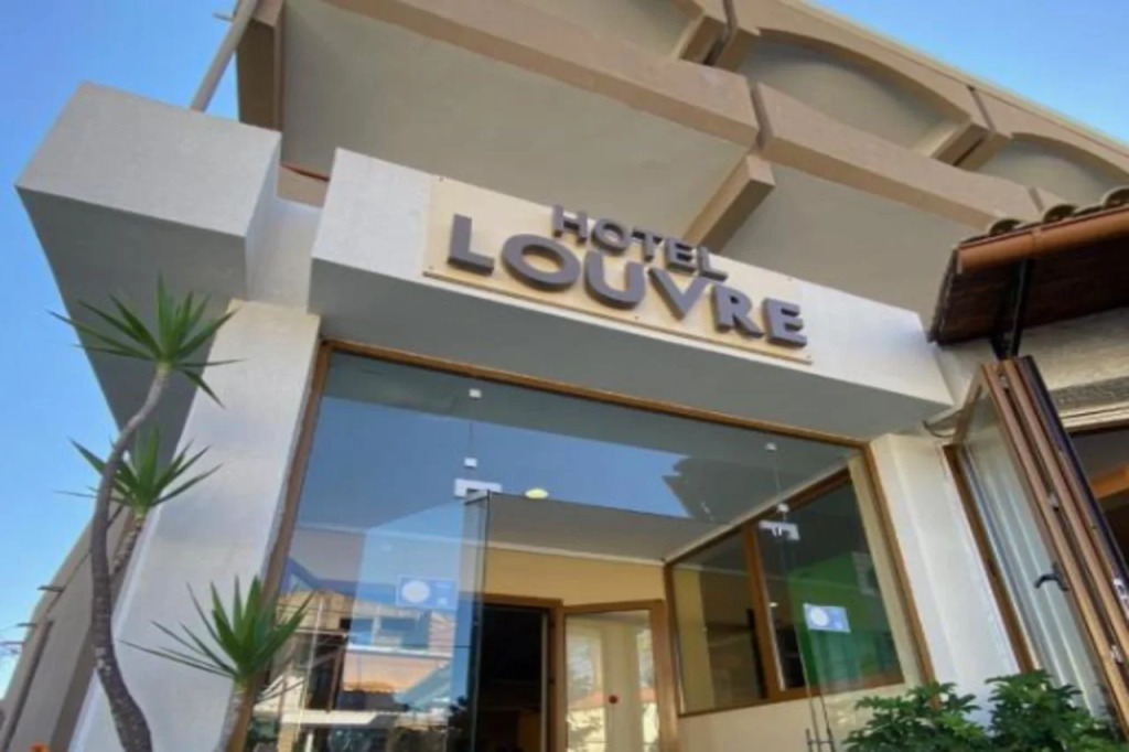 Louvre Hotel