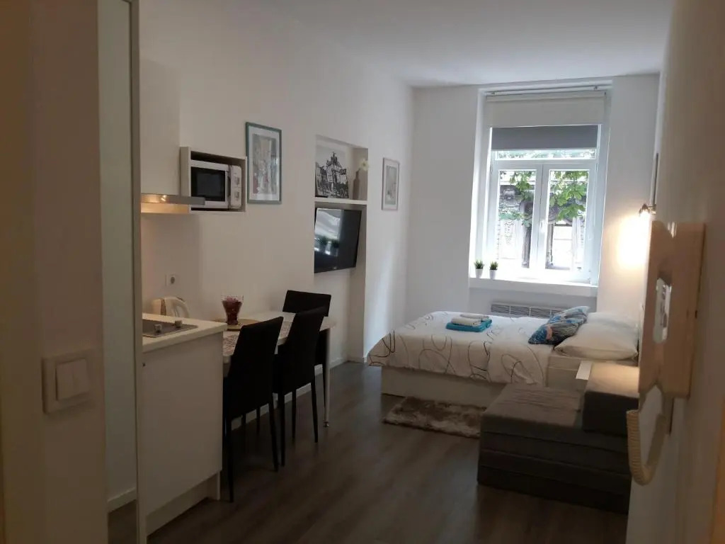 Haustor Apartments