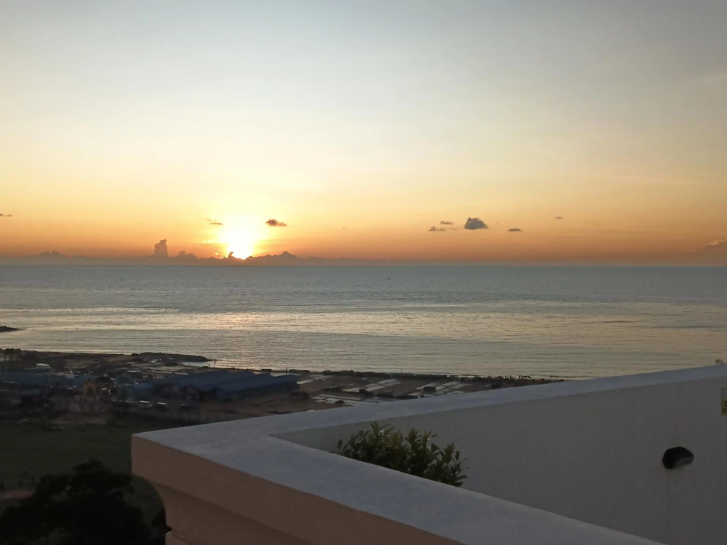 3-Bedroom Condo with Pool & spectacular Lagoon & Sea view