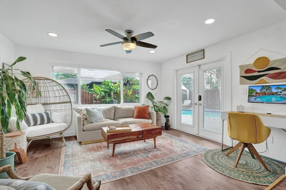 Hollywood Luxurious Villa w Heated Pool