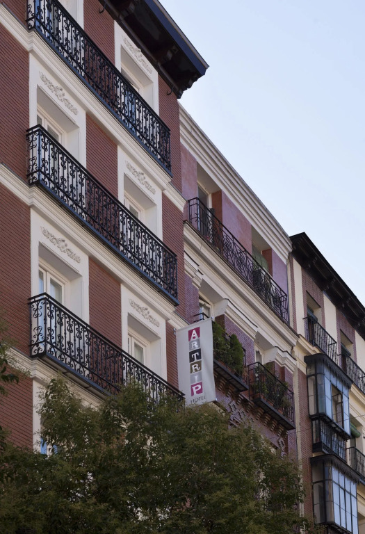 Artrip Hotel