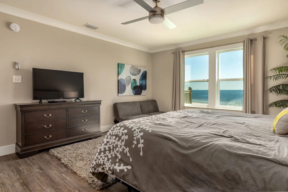 Island Time Iv - Pet Friendly! Private Heated Gulf Facing Pool - Covered Porches And Sundecks - This Amazing Home Has It All! 5 Bedroom Home by RedAwning