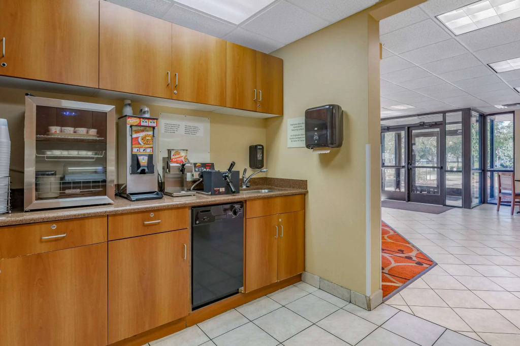 Econo Lodge Inn & Suites Des Moines Fairgrounds Area