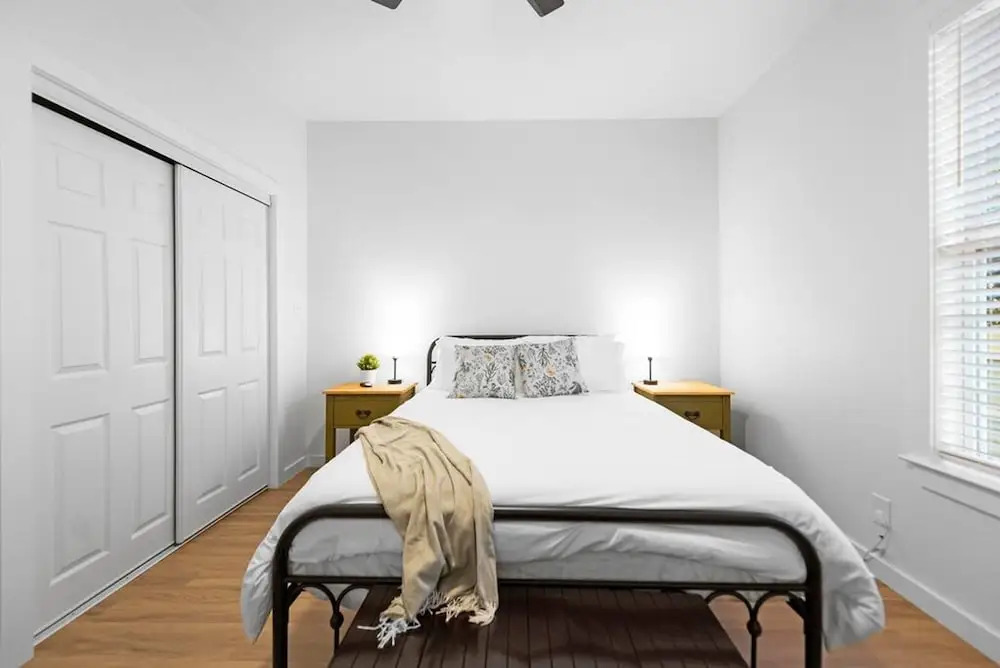 New Charming 2-bedroom Home Minutes to Downtown