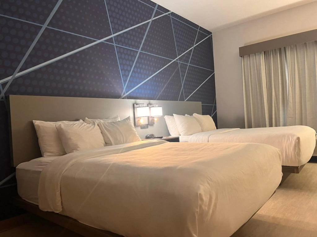 Comfort Suites Louisville Airport