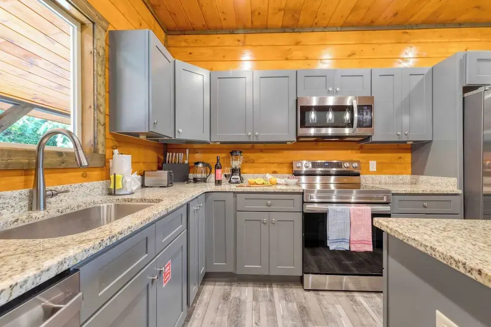 Indoor Pool, Theater, Hot Tub & Mountain Views Near Dollywood Crimson Crest by Avantstay