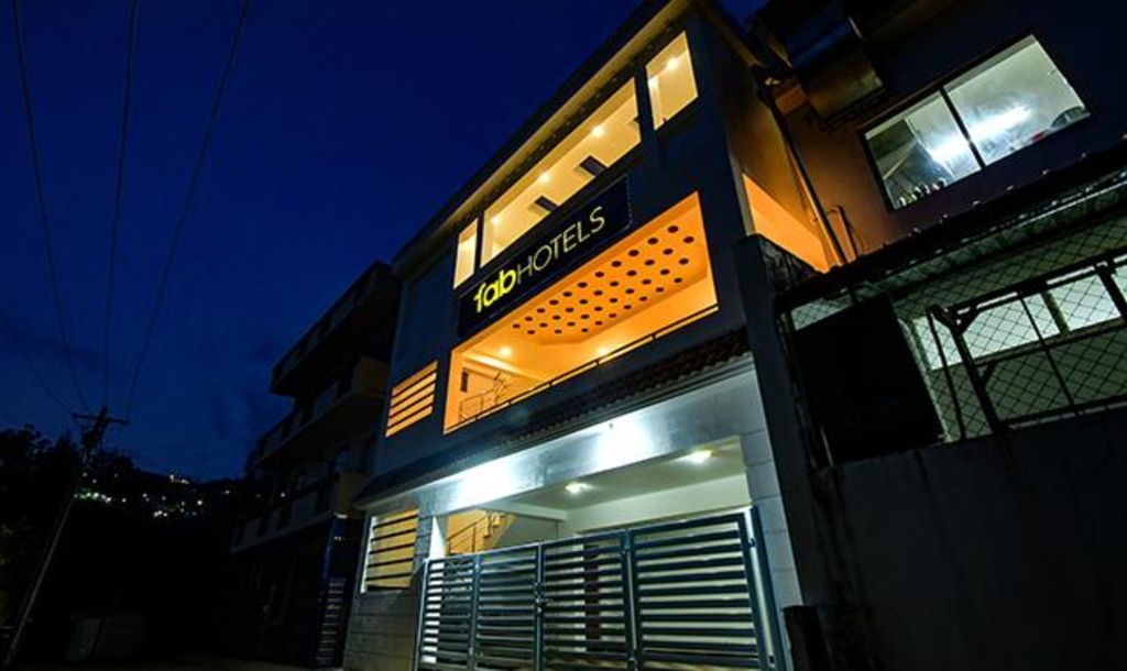 FabHotel Greenwood Stays