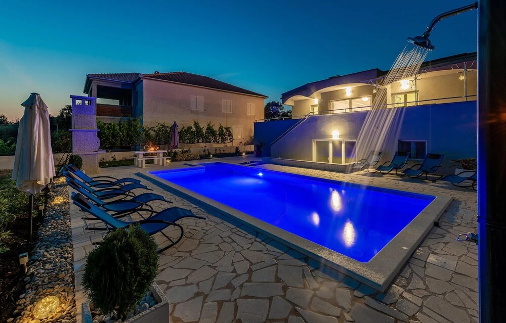 Luxurious Home In Vrsi