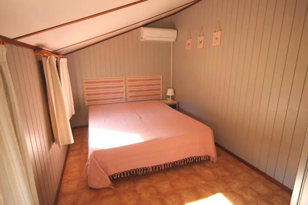 Domaine de vacances à 600m de la plage villa 2 chambres climatisées 4 couchages WIFI terrasse parking animations et piscines en supplément LRTAMB15