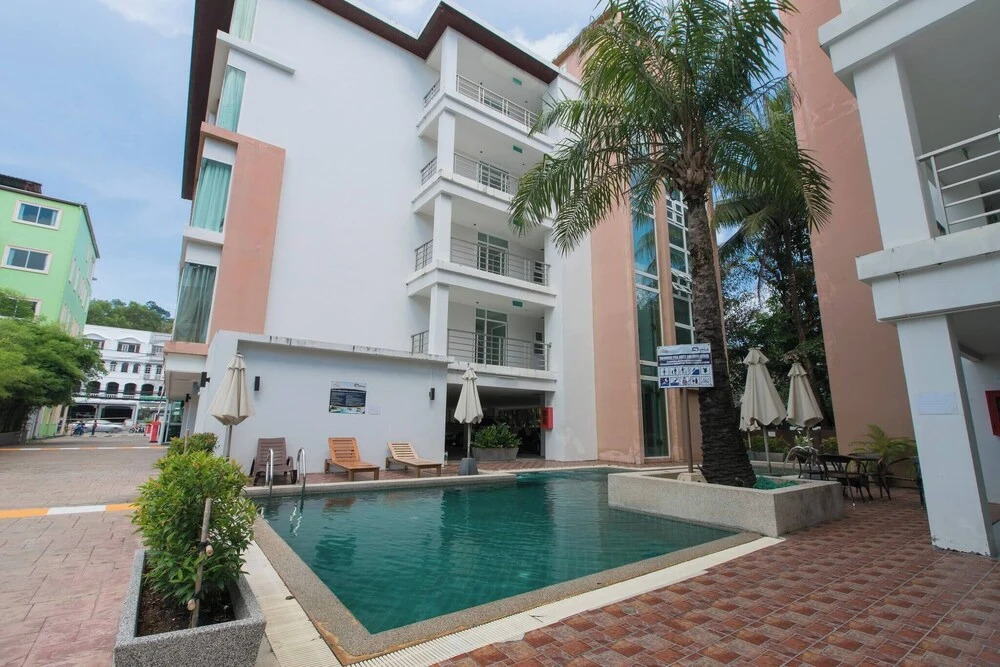 6-37 - 2 Bdr Condo With Balcony and Shared Pool