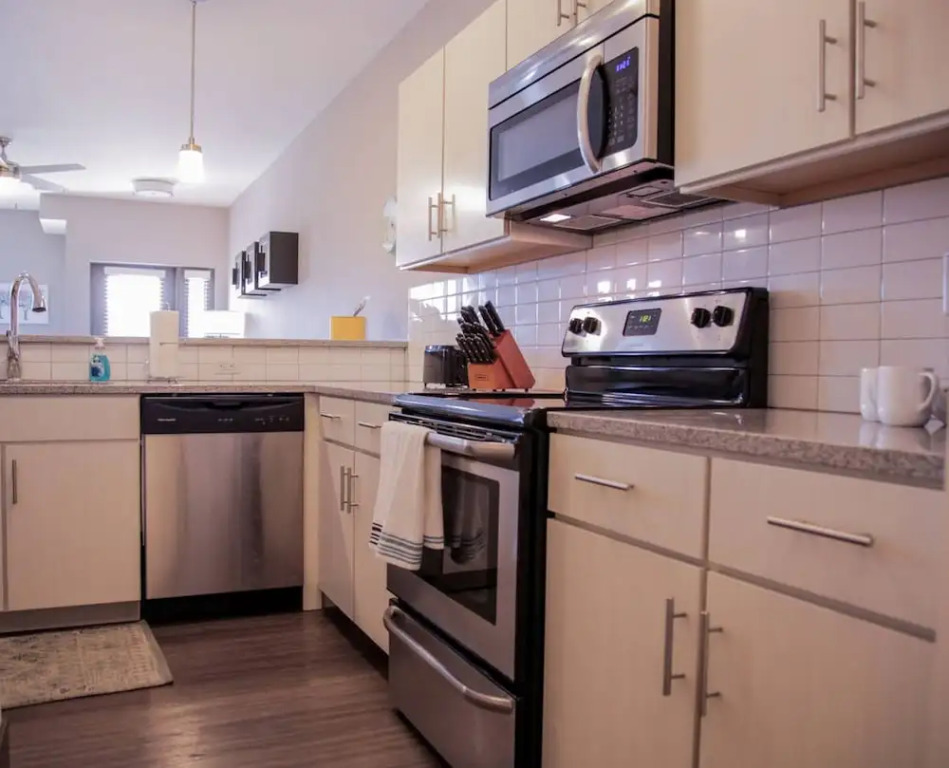 Lockerbie Square 2BR Apt Near Mass Ave