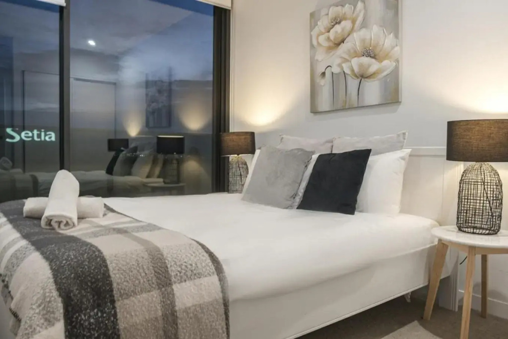 Best view 2BR1BA 40+floor in CBD+ Balcony +wifi