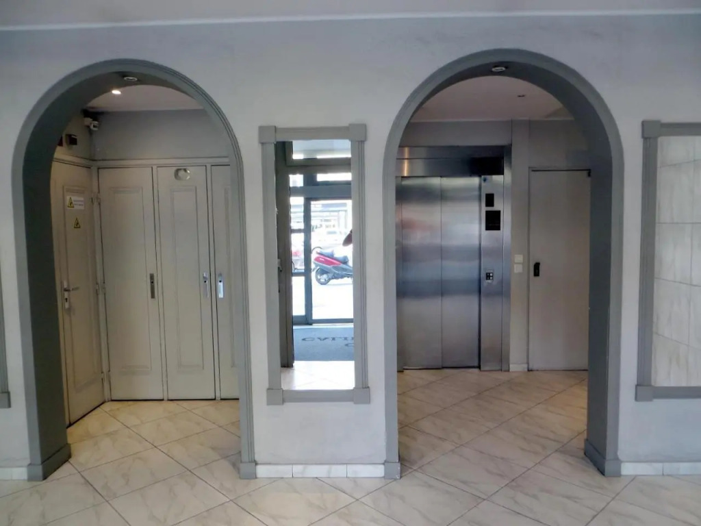 212 C Avenue de la Californie