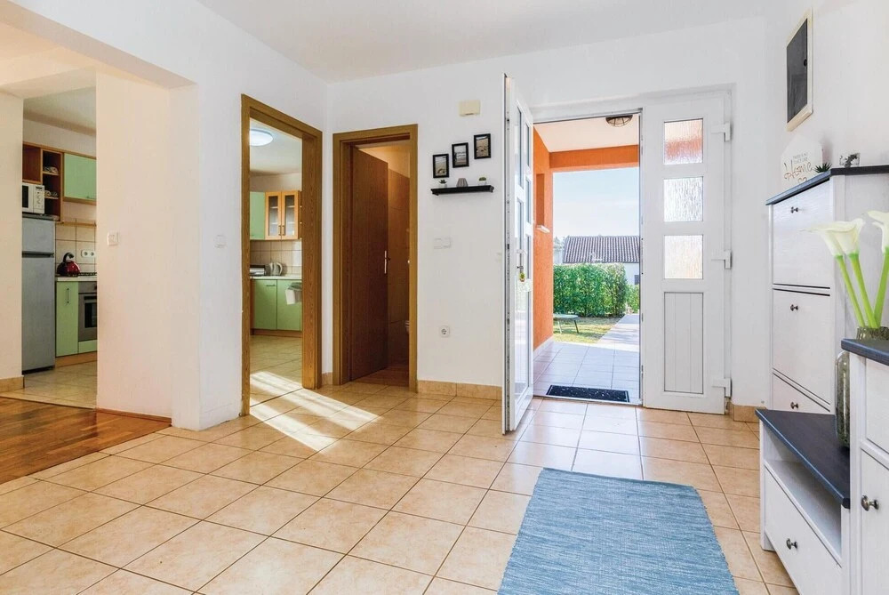 3 Bedroom Beach Front Home In Savudrija