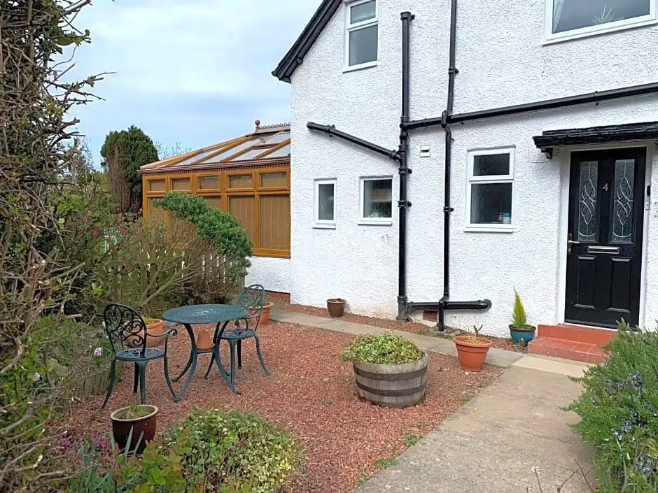 Holly Trees Guest Accommodation