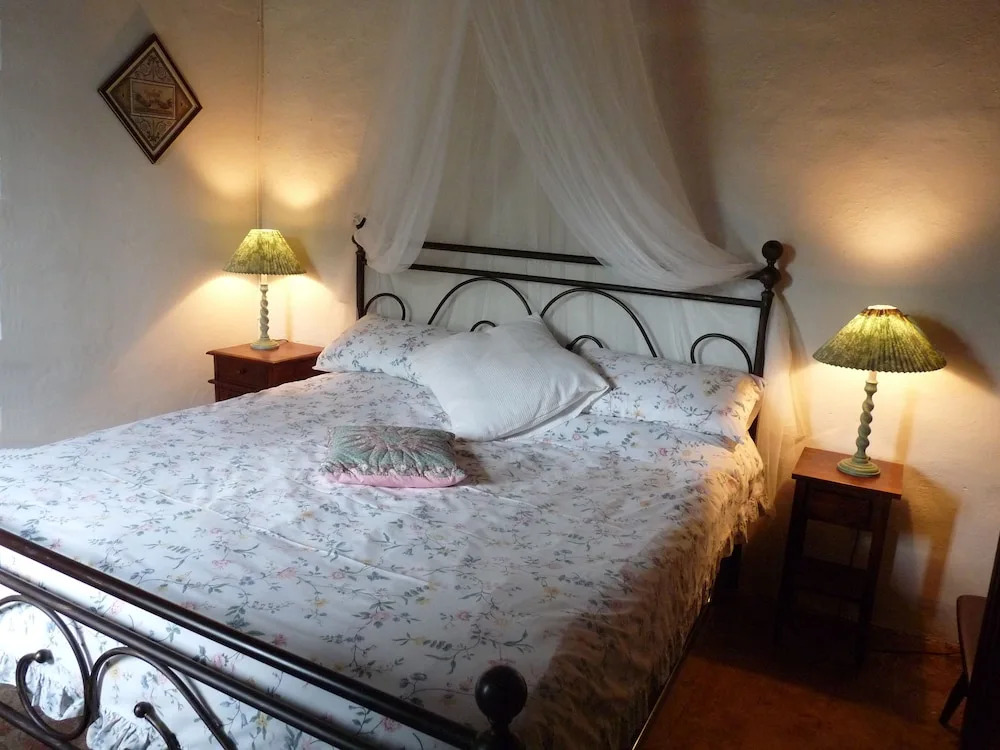 TENUTA SOSPESA - Exclusive Villa, Pool & Party Barn near Tuscany