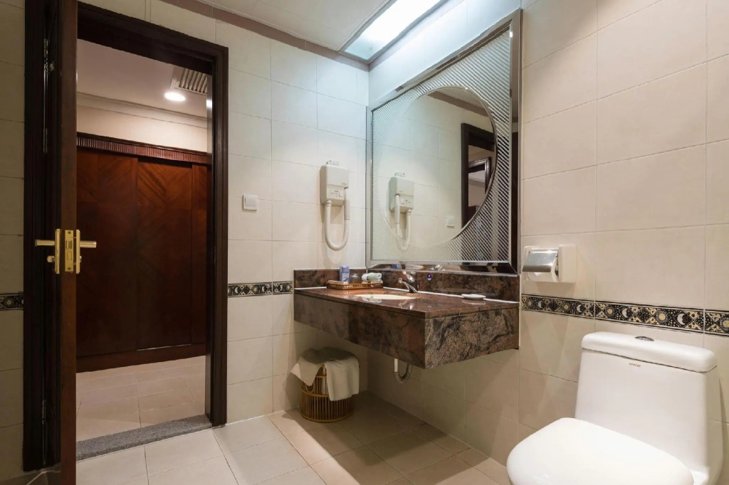 Zhong Hua Hotel