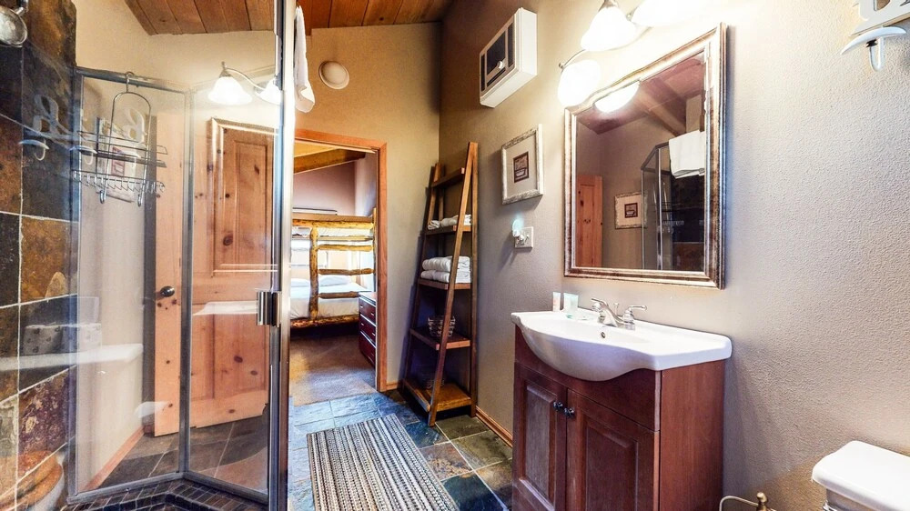 Mammoth View Villas 35