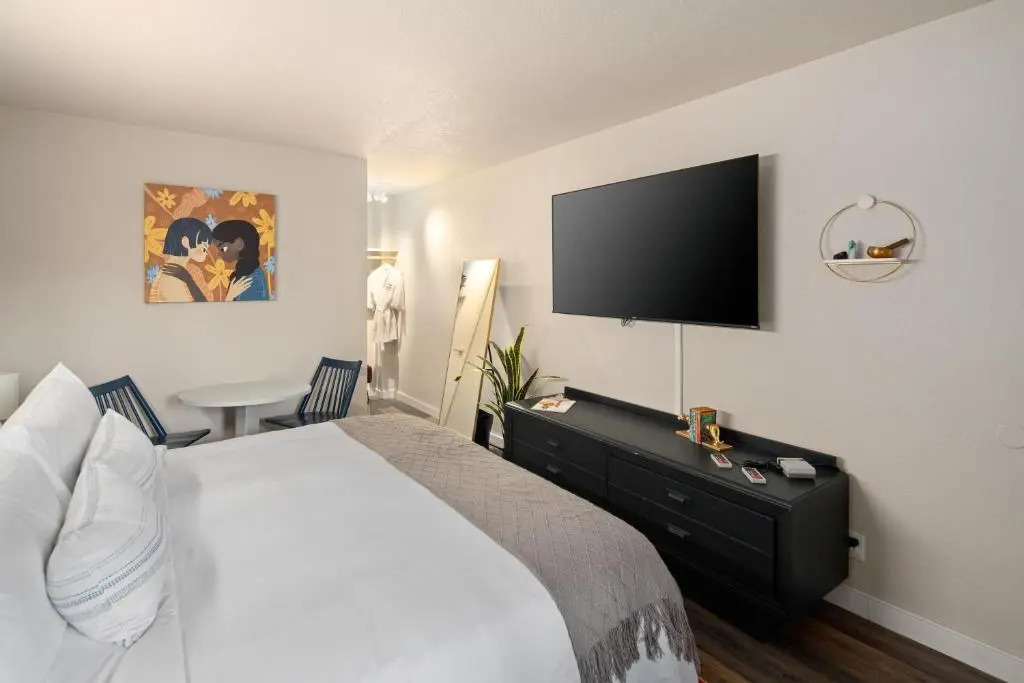 Hotel McCoy Pullman - Art, Coffee, Beer, Wine