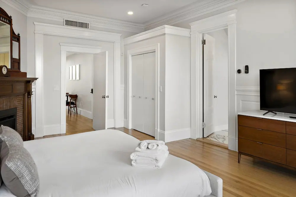 Charlesgate Suites