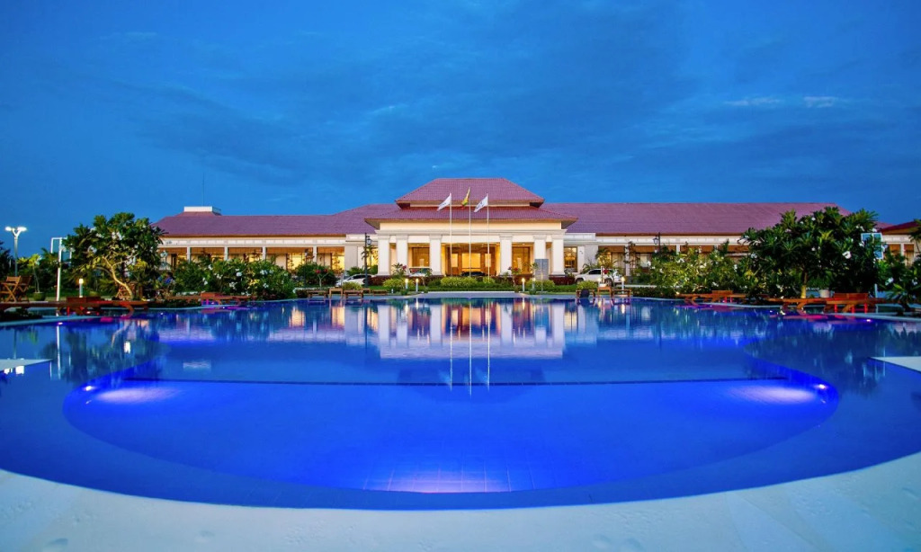 Horizon Lake View Resort Hotel