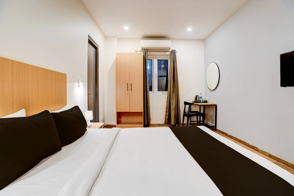 Townhouse Ulsoor Near Halasuru Metro Station