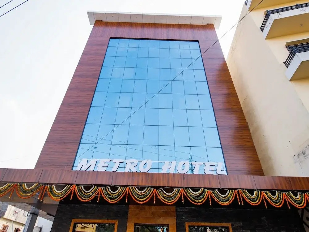 Metro By OYO Rooms