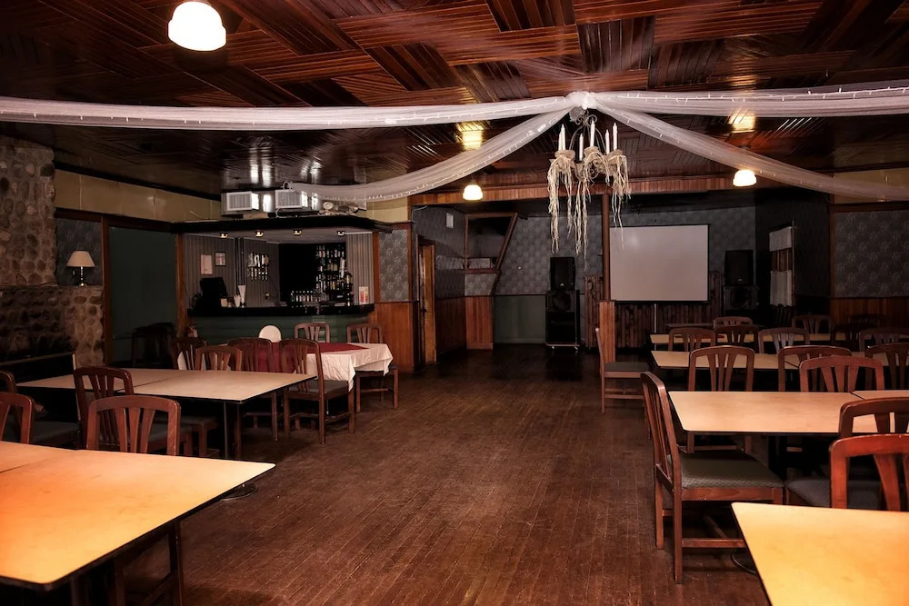 Pine Lodge