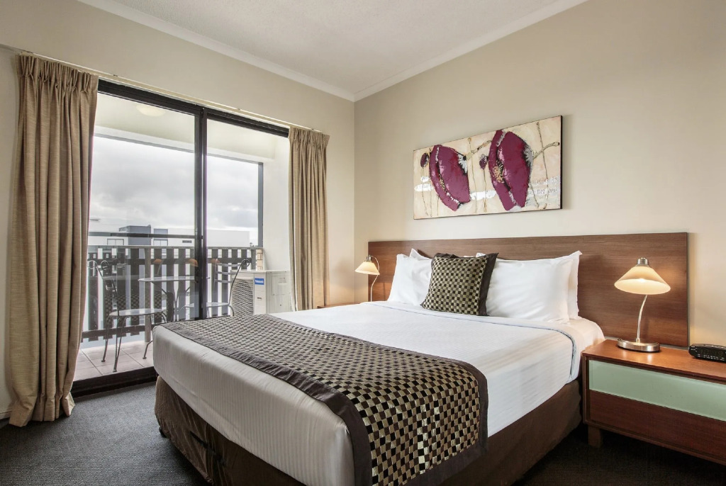 Central Brunswick Apartment Hotel