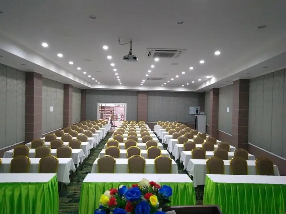 Mayflower Grand Hotel Korat