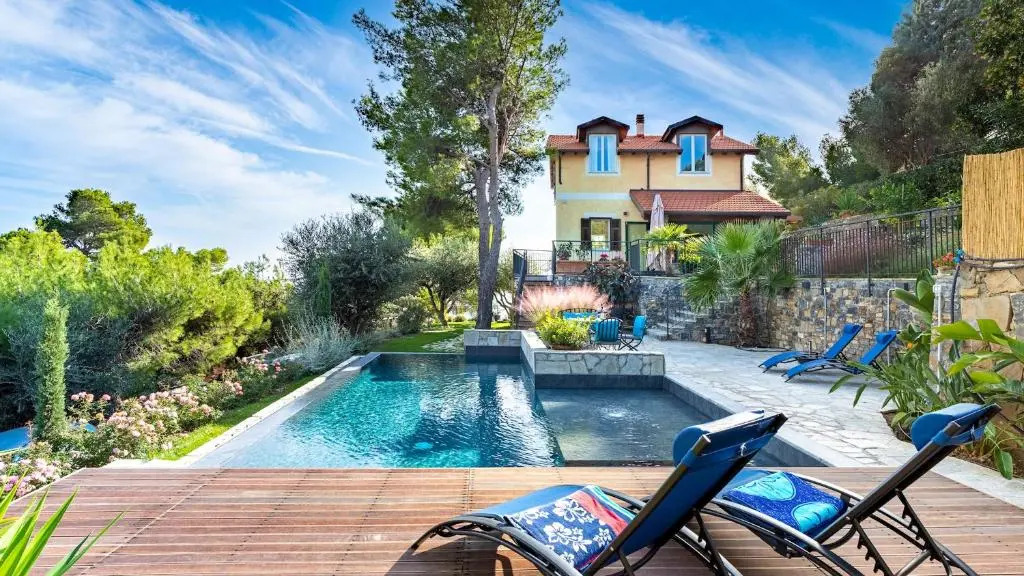 VILLA NEL BLU 8, Emma Villas