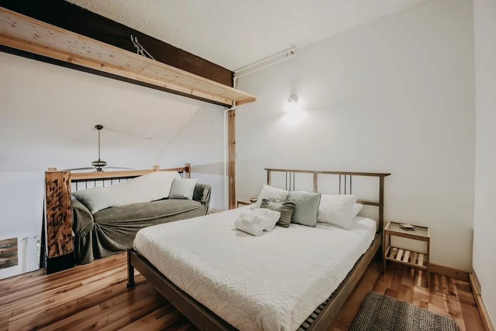18sll - Newly Remodeled - Sleeps 4 - Fireplace - W/d 1 Bedroom Condo by Redawning