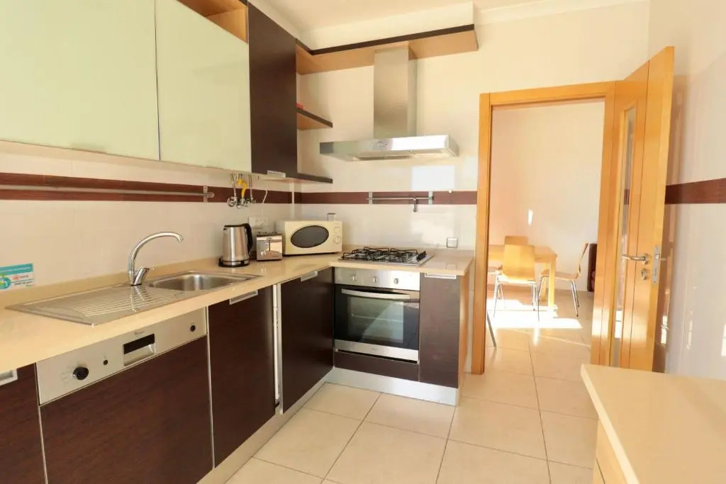 Olhos De Água 1BR with Pool, AC and Free Parking