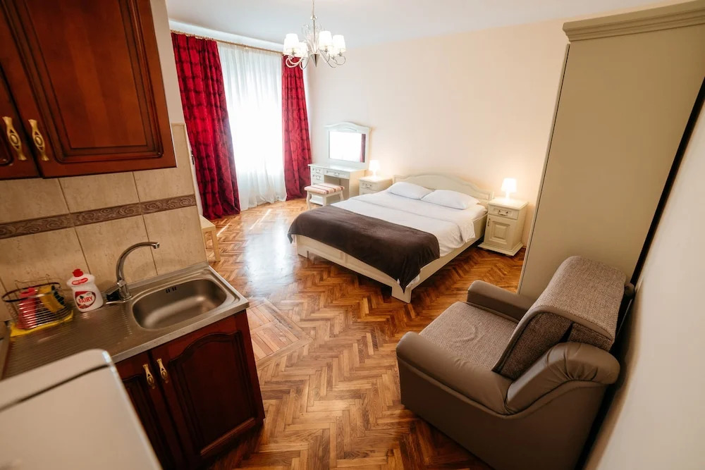 Mathe Apartments 2
