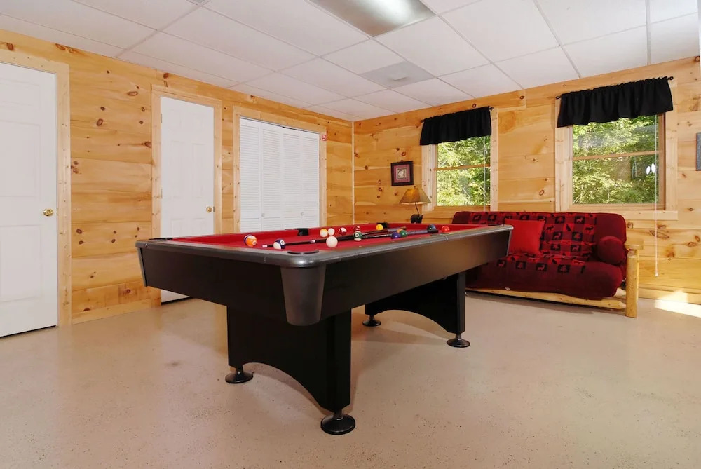 Mountain Lake Hideaway by Heritage Cabin Rentals