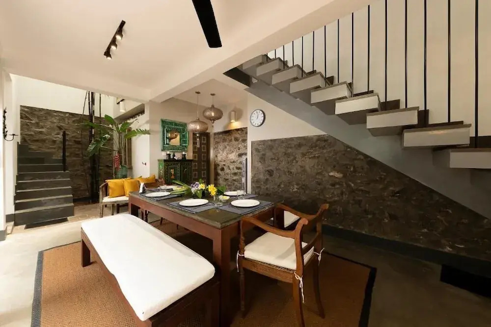Arahtis Lake Villa