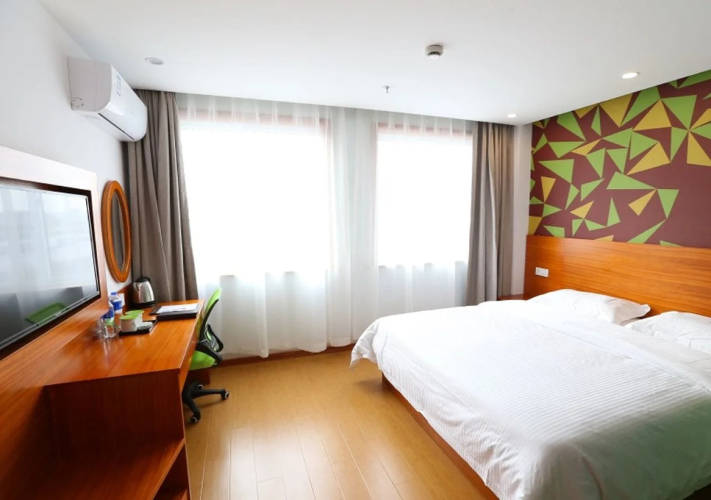 Vatica Shanghai Jinshan District Jinshan International Trade City Weihong Road Hotel