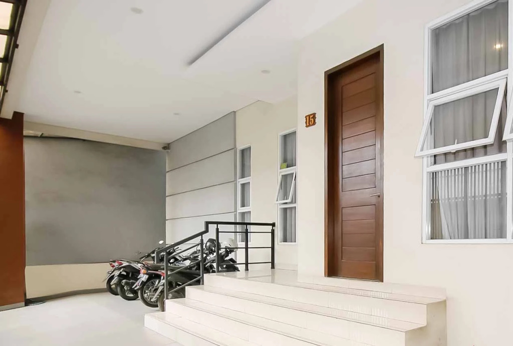 Sharon\s Residence by Yurooms