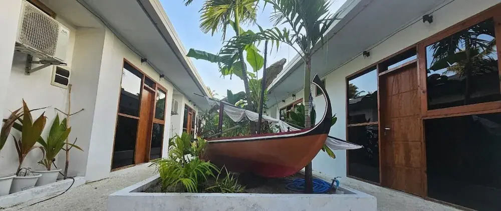 Dhontakuru Guest House