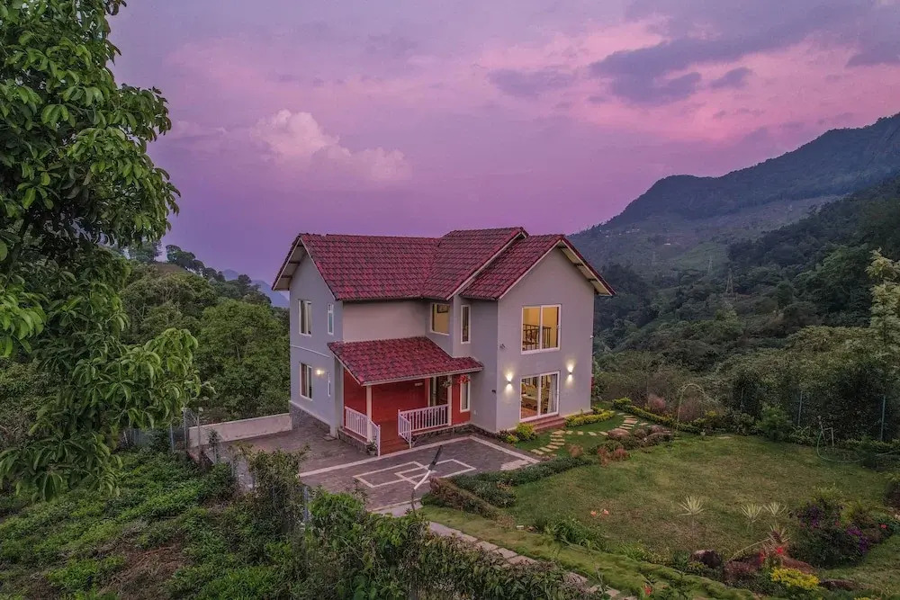 Moving Mist Villa