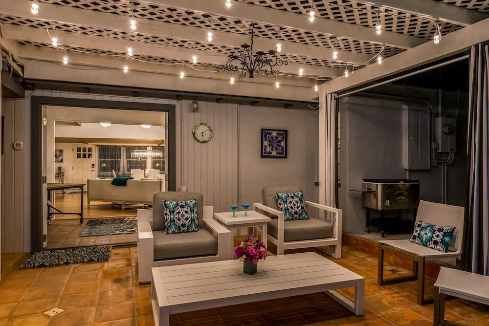Palm Springs Glamour Three Bedroom House
