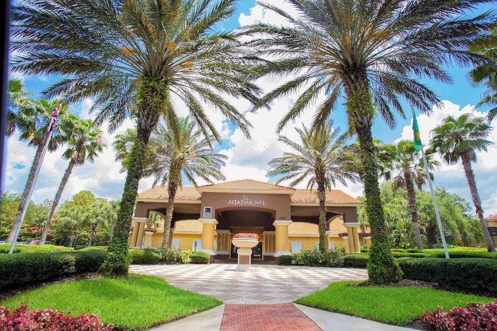 Bright 3B w Pool Close to Disney Encantada 8545