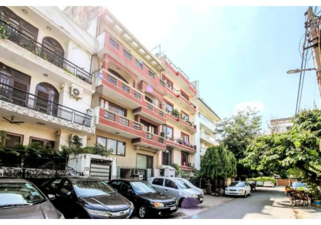 Bluo 1Bhk Defence Colony Mkt - Balcony, Parking