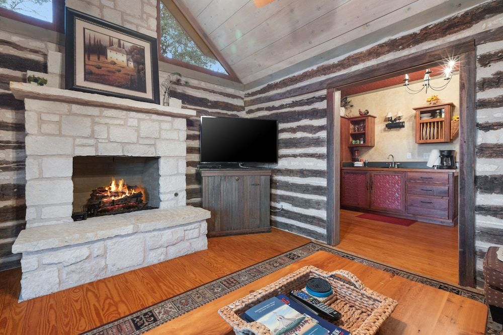 Chula Vista 1 Bedroom Cabin by RedAwning