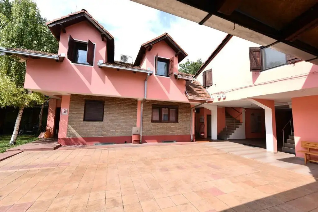 Apartments & Accommodation Stojic