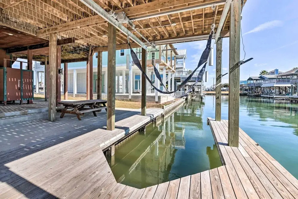 1 Mi to Sea Isle Beach: Canal-front Gem w/ Dock!