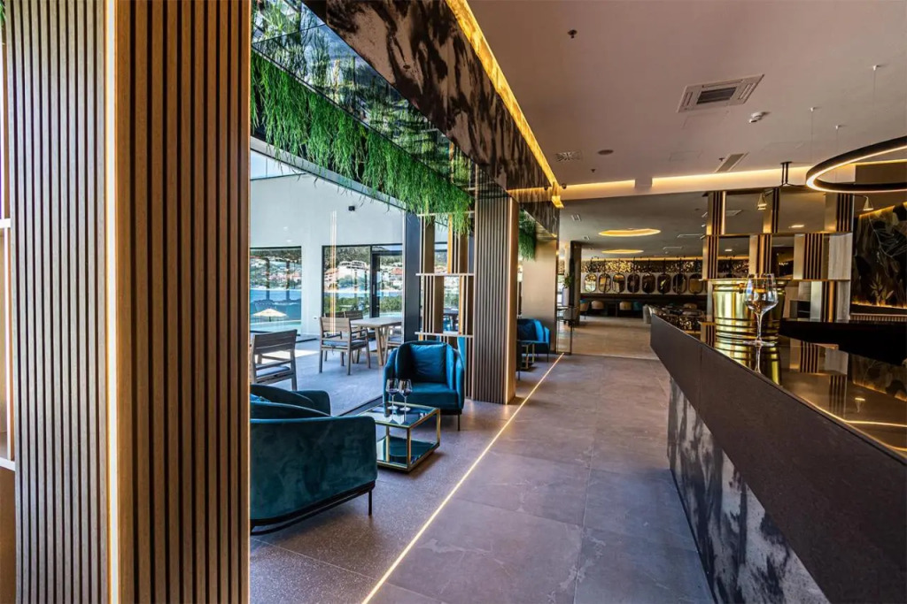 Marinus Beach Hotel